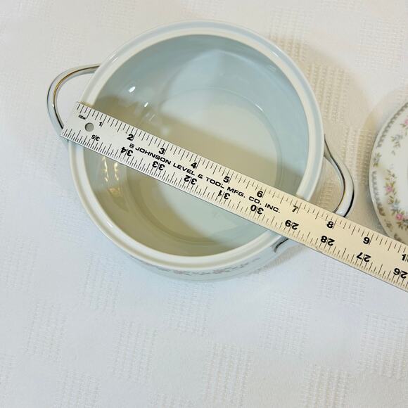 Celebrity Wellington Round Covered Vegetable 7" Round 5" Tall Blue Pink Floral - Picture 12 of 12